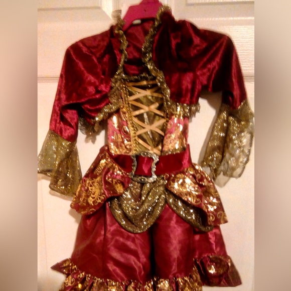 Pretty pirate costume size 5 - Picture 1 of 2